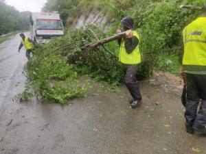 SDRF & CDHG swings into action amidst onslaught of Cyclone REMAL in Meghalaya